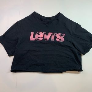 adorable levi’s pink spellout crop baby tee
